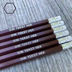 Brune blyanter med navn