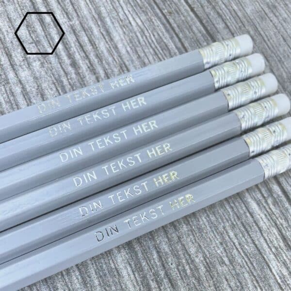 Grå blyanter med navn