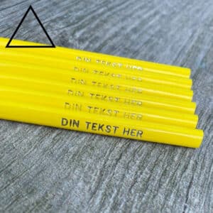 Gule trekanetde blyanter med navn