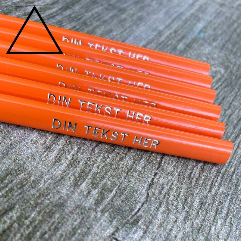 Orange trekantede blyanter med navn