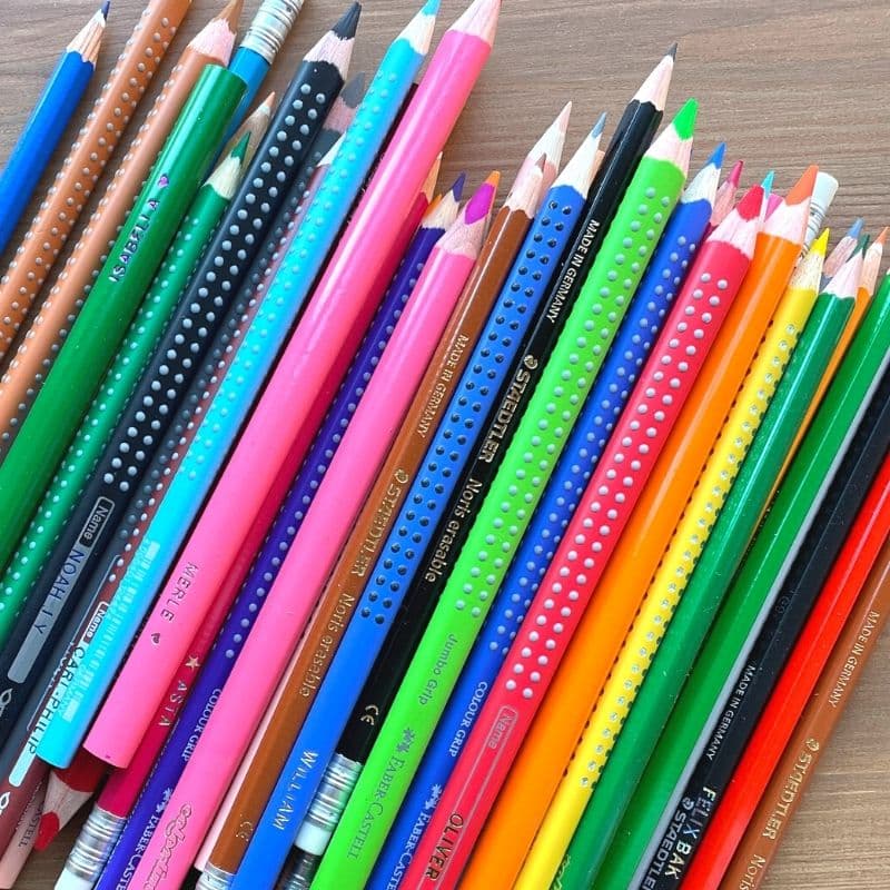 billig-fargede-blyanter-med-trykkfeil