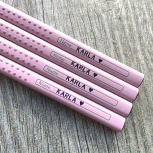 rosa-jumbo-grip-blyanter-med-navn-faber