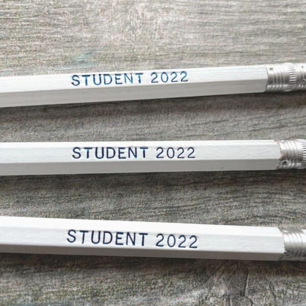 student-2022-blaa-blyant-med-tryk
