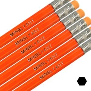 Seje neonorange blyanter med navn.