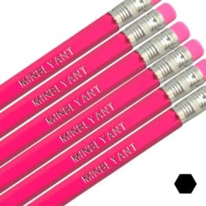 Neonpink blyanter med navn og pink viskelæder